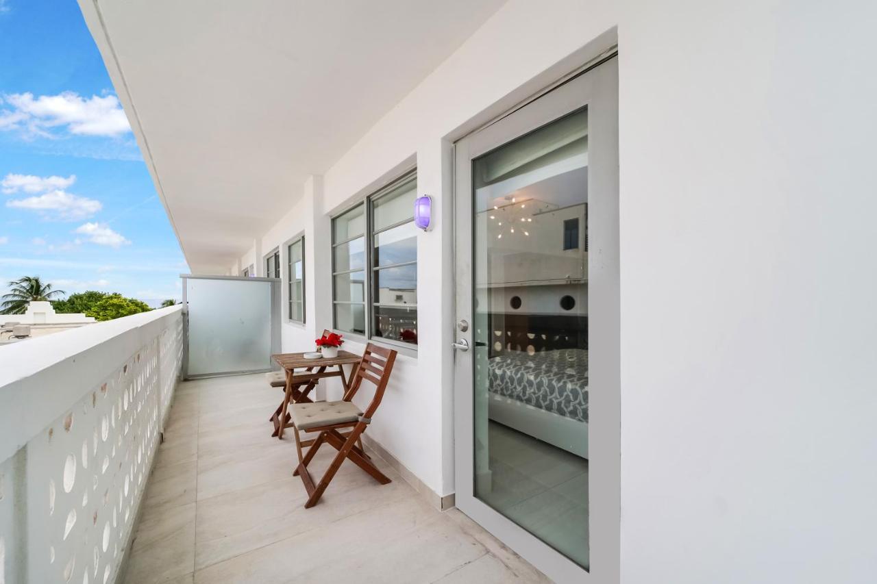 Strand Ocean Drive Suites Miami Beach Dış mekan fotoğraf